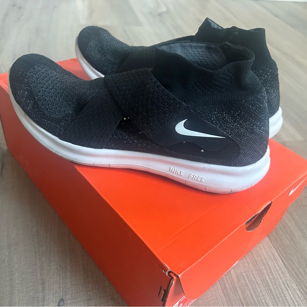 Nike Fly Ease size 6
